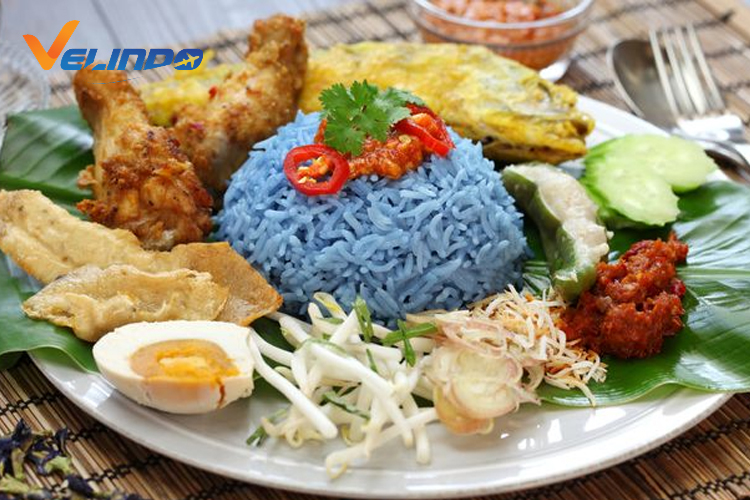 makanan khas malaysia nasi kerabu